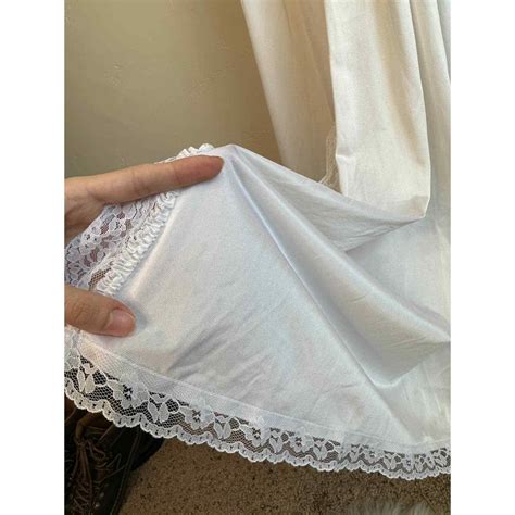 Rare Vintage Miss Elaine White Sheer Satin Lace Trim Gem