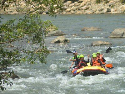 WISATA ARUNG JERAM PADANGPARIAMAN ANTARA Foto