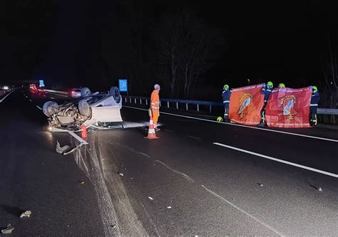 Heftiger Unfall Auf A Frau Berschl Gt Sich Mit Auto Am Heiligen