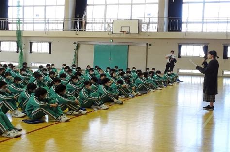 2年生が春休み・新年度に向けて「学年集会」を行いました！｜坂東市立猿島（さしま）中学校