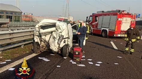 Doppio Incidente Sulla A4 Lunghe File E Traffico In Tilt