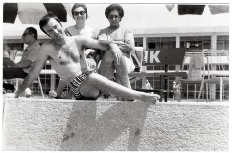 Vintage Photo Muscular Guy Handsome Man Beach Bulge Shirtless Gay Int