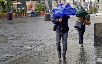 Maltempo Nelle Marche A Senigallia Il Fiume Misa Supera Livello