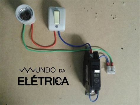 Como instalar uma lâmpada Mundo da Elétrica