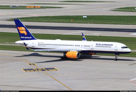 TF FIP Icelandair Boeing 757 208 WL Photo By Christoph Plank ID