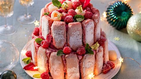 Charlotte aux biscuits roses framboises et litchis découvrez les