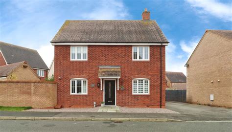 3 Bedroom Detached House For Sale In Kielder Street Desborough