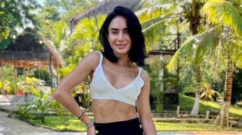 Fotos Johanna Fadul se bajó el bikini en medio de la nieve