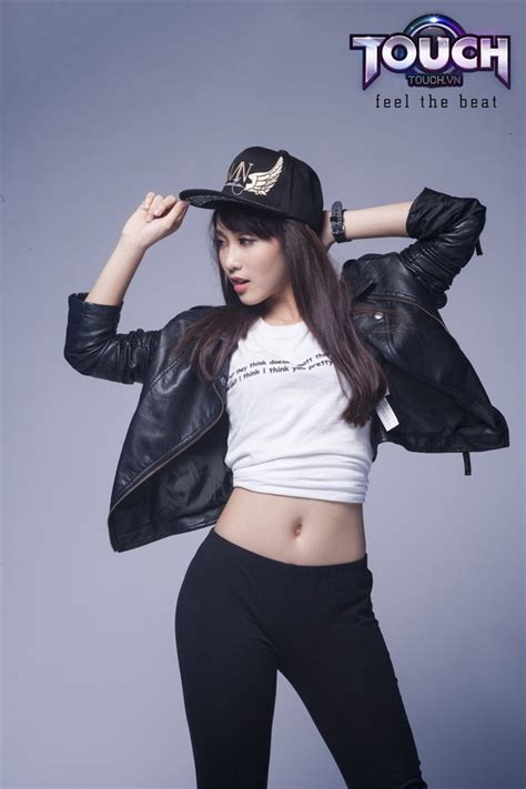 Hot girl Khả Ngân xinh đẹp trong bộ ảnh về Webgame Touch