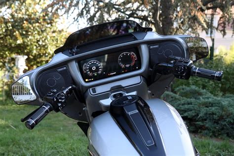 Essai Harley Davidson Cvo Street Glide Entre Tradition Et