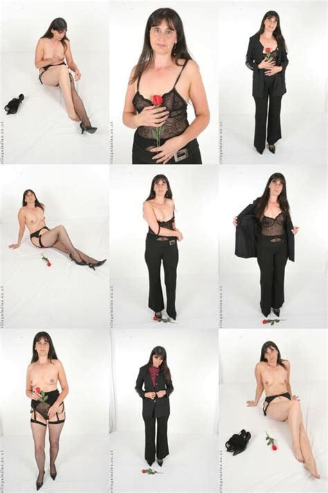 Naked Mature Milf Are So Hot That Can Turn On Any Man