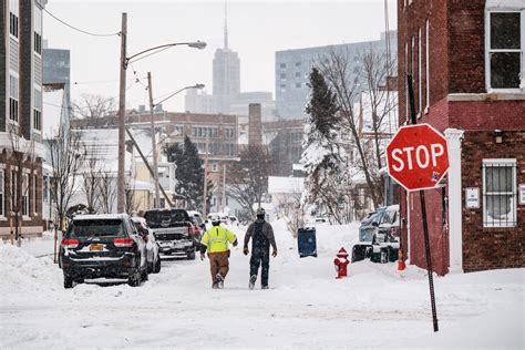 Mehr als 50 Tote nach Schneechaos in den USA weitere befürchtet BRF