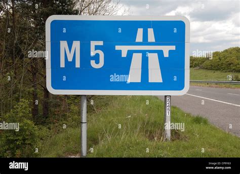 Motorway sign hi-res stock photography and images - Alamy