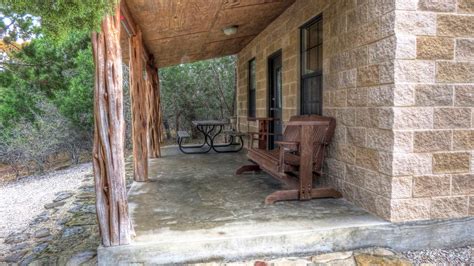 Frio Bluff Cabins 1 000 Feet Of Private Water Frontage On The Frio River