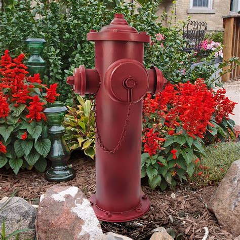 Design Toscano Vintage Metal Fire Hydrant Statue Fire Hydrant Design