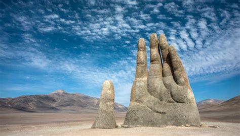 La Straordinaria Mano Del Desierto Ad Atacama In Cile Siviaggia