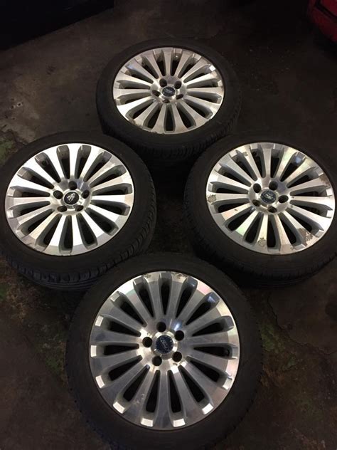 ALLOY WHEELS 17 FORD FOCUS TITANIUM WITH AS NEW TYRES In Bordesley