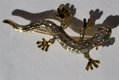 Pave Rhinestone Gecko Lizard Salamander Pin Brooch Em Gem