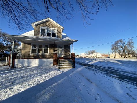 1026 2nd St Wyandotte Mi 48192 House Rental In Wyandotte Mi