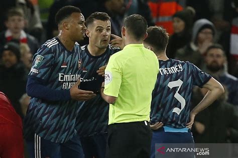 Sepuluh Pemain Arsenal Sukses Tahan Imbang Liverpool Antara News