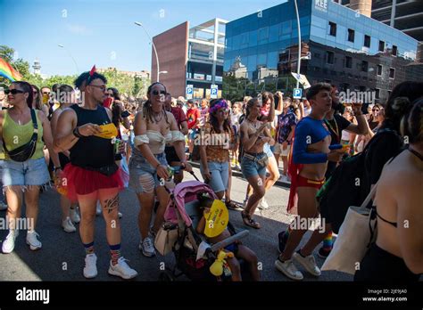 Barcelona 25 06 2022 Dia Del Orgullo Gay Gay Pride Barcelona 2022 Immagini E Fotografie Stock Ad