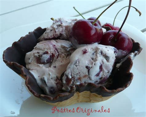 Helado De Cerezas Frutas Del Bosque Y Chocolate Postres Originales