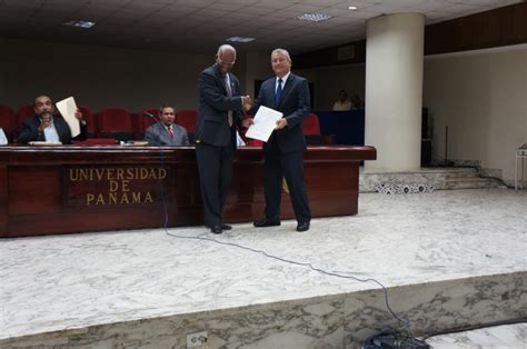 Upinforma Proclaman A Eduardo Flores Como Nuevo Rector De La Universidad De Panamá