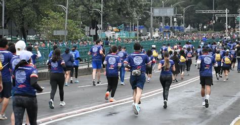 거리 주자 건강 건강한 삶 결단 결승선 경쟁 경주 공개 이벤트 군중 그룹 런 그룹 활동 다문화 다양성