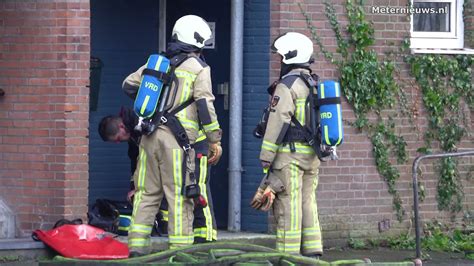 Veel Rook Door Pannetje Op Het Vuur Assen Video