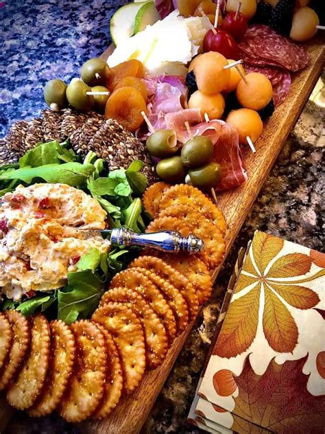 25 Diy Charcuterie Board Ideas Hammers N Hugs Charcuterie Board Charcuterie Food