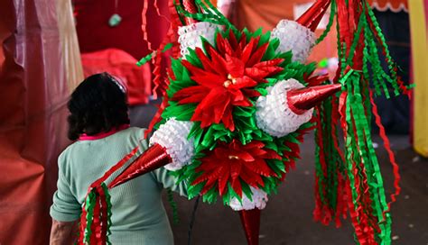 Romper piñatas en Navidad para exorcizar el mal una antigua tradición