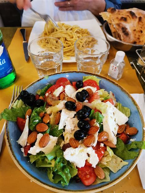 L Insalata Ricca Piazza Albania A Roma Menu Prezzi Immagini