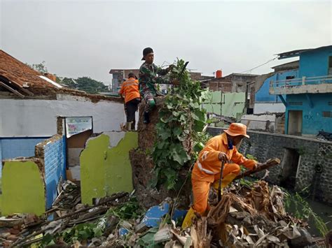 Dansub Sektor Serka Rudi Irawan Kerahkan Anggotanya Lakukan