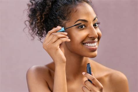 Consigue Un Maquillaje Natural Ojos Con Tonos Nude Y Rosas