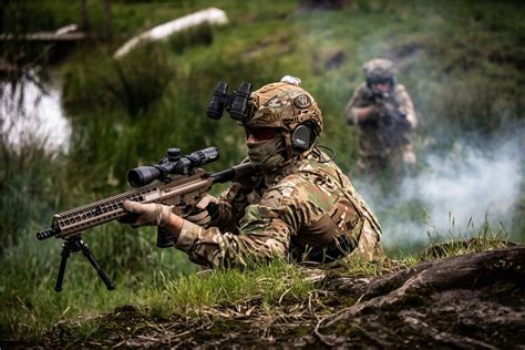 australias st combat helmet upgrade program starts  vict