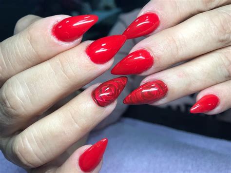 Red Roses Nail Art Nail Designs Nails Nails Today