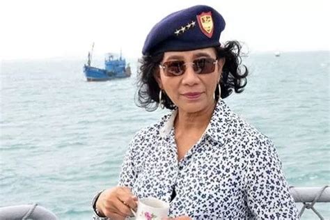 Duka Mendalam Susi Pudjiastuti Pesawatnya Diserang Dan Dibakar Oleh