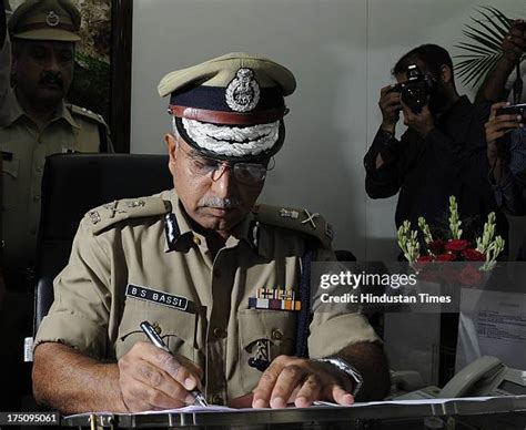 Bhim Sain Bassi Takes Over As Delhi Police Commissioner Photos And