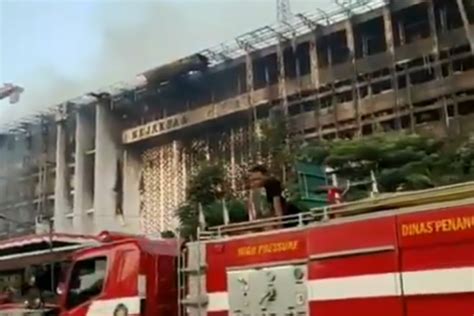 Gulkarmat Seluruh Gedung Utama Kejagung Hangus Akibat Kebakaran