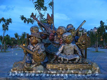 peoples-park-davao-statue - Best in Davao