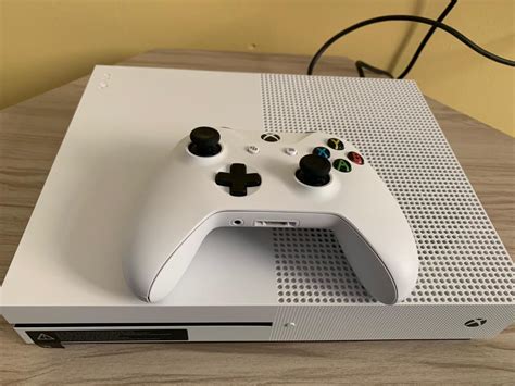 Console Xbox One S 1tb Branco Microsoft 3 Jogos R 1 310 00 Em