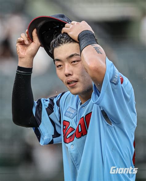 고승민 Kbo 역대 32번째 사이클링히트 진기록 세웠다 롯데 Lg에 7 3 역전승 3연승 머니투데이