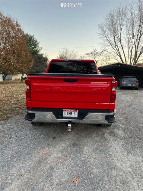 2020 Chevrolet Silverado 1500 With 20x10 25 TIS 544BM And 33 12 5R20