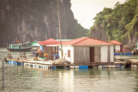 Floating Fishing House In Halong Bay In Vietnam Stock Foto Adobe Stock