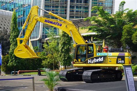 Hybrid Excavator Komatsu Hb Turunkan Konsumsi Bahan Bakar