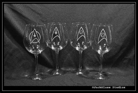 Star Trek Wine Etched Glass Set Of 4 Glasses By Jackglass On Etsy Glass Set Glass Etching Glass