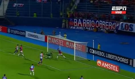 Vídeo Jean y la doble tapada que La Nueva Olla gritó como un gol en el