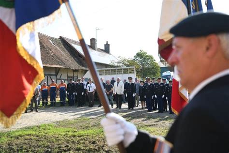 Hommage Aux Morts Des Mayences Tomb S Sous Les Balles Allemande Le