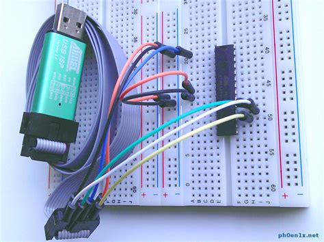 Как подключить AVR микроконтроллер к программатору