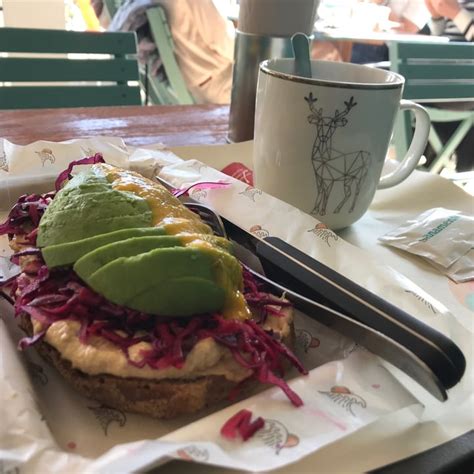 Sanamente Healthy Brunch Caf Forte Dei Marmi Italy Avo Toast Hummus